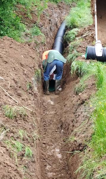 Travaux de terrassement d'un réseaux d'eau pluvial pour la commune de mesmont près de sombernon
